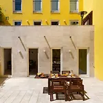 ALTIDO Modern Terrace