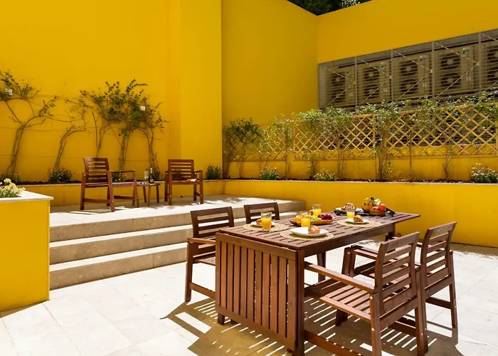 ALTIDO Modern Terrace